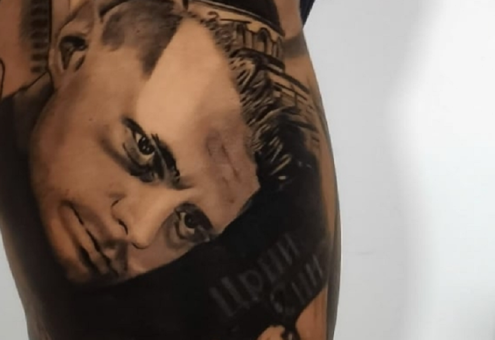 "Maraš je kriv što sam tetovirala Miloša": Ovo je devojka koju je proslavila tetovaža sa likom Bikovića, a oduševiće vas i SRPSKI detalj na njenoj nozi (FOTO)