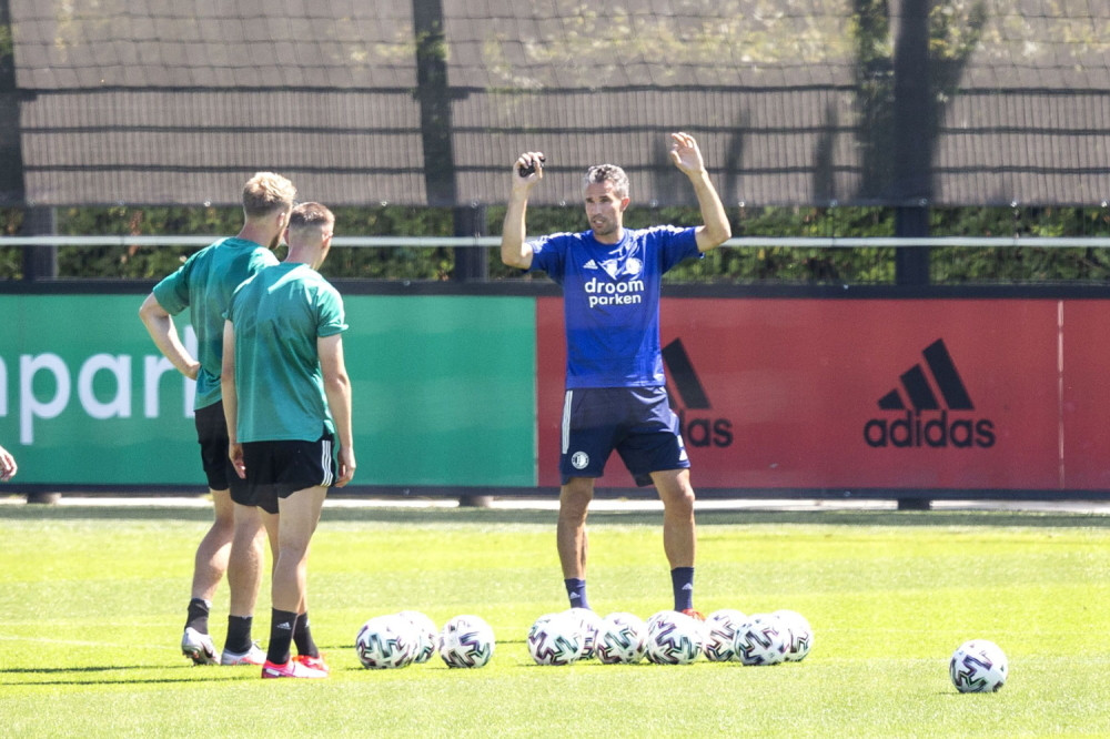 Van Persijev sin postigao spektakularan gol (video)