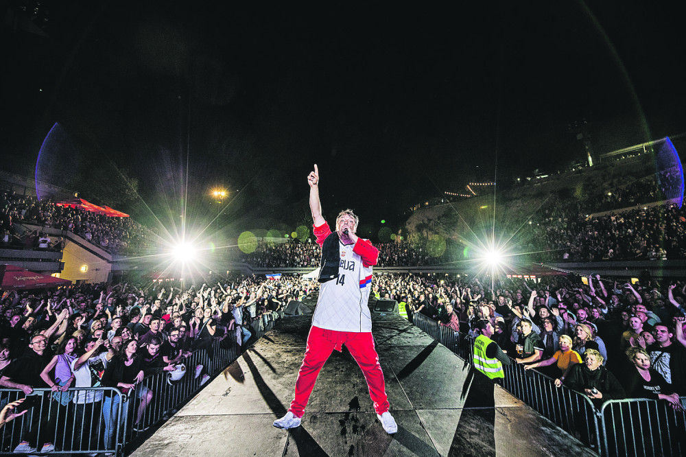 ZVEZDIN DRES spasao Italijana!