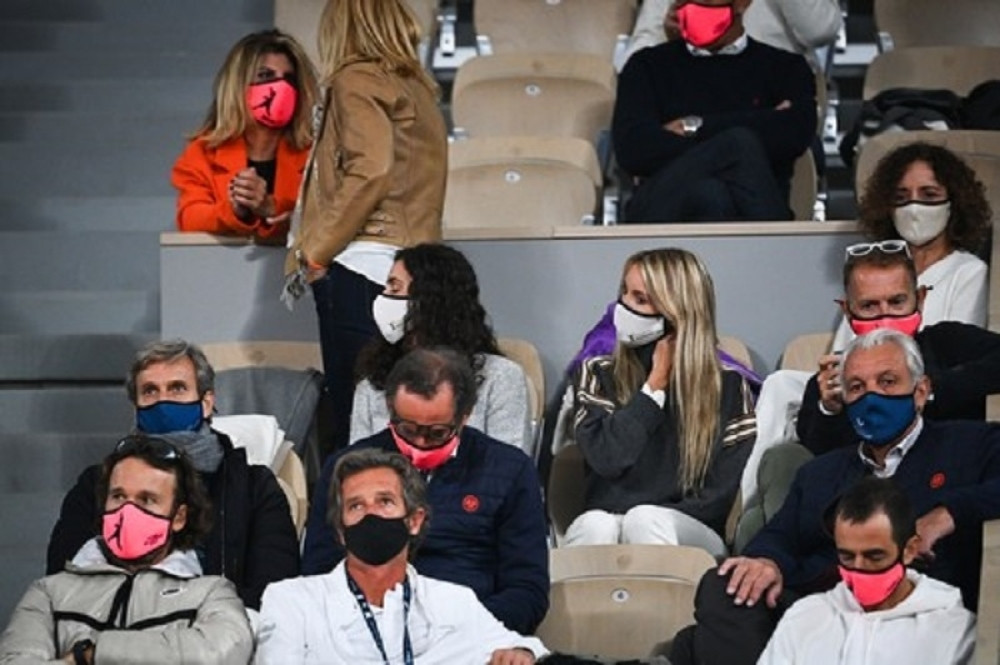 Muškarci su više gledali u nju nego finale! (FOTO)