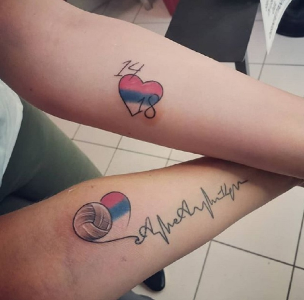 Devojka tetovirala naše trobojke zbog dvojice Srba koji su joj ukrali srce