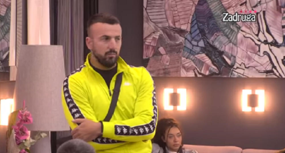 Bog te neće spasiti, pićeš na slamčicu! (VIDEO)