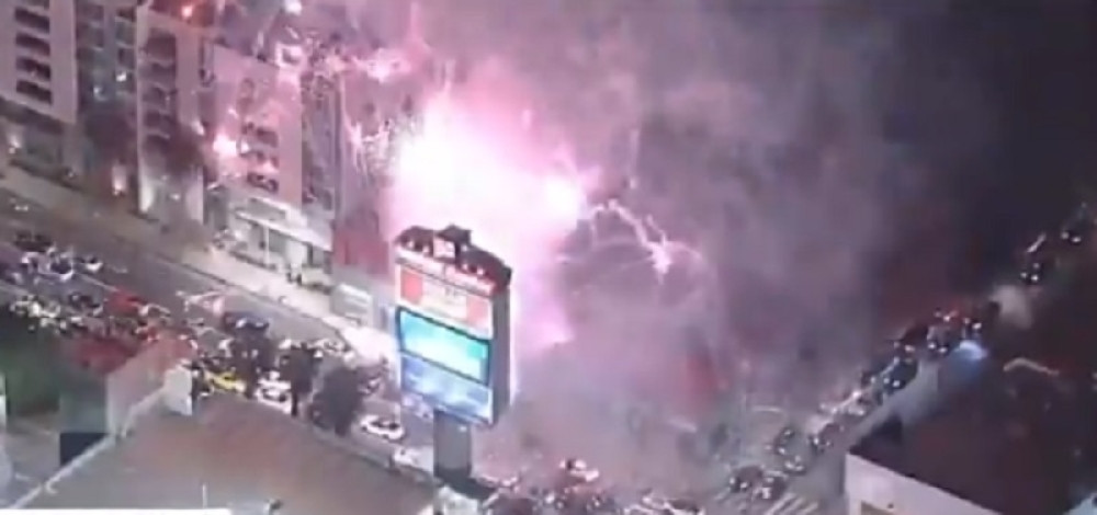 Sukob navijača Lejkersa i policije, prštalo je! (VIDEO)