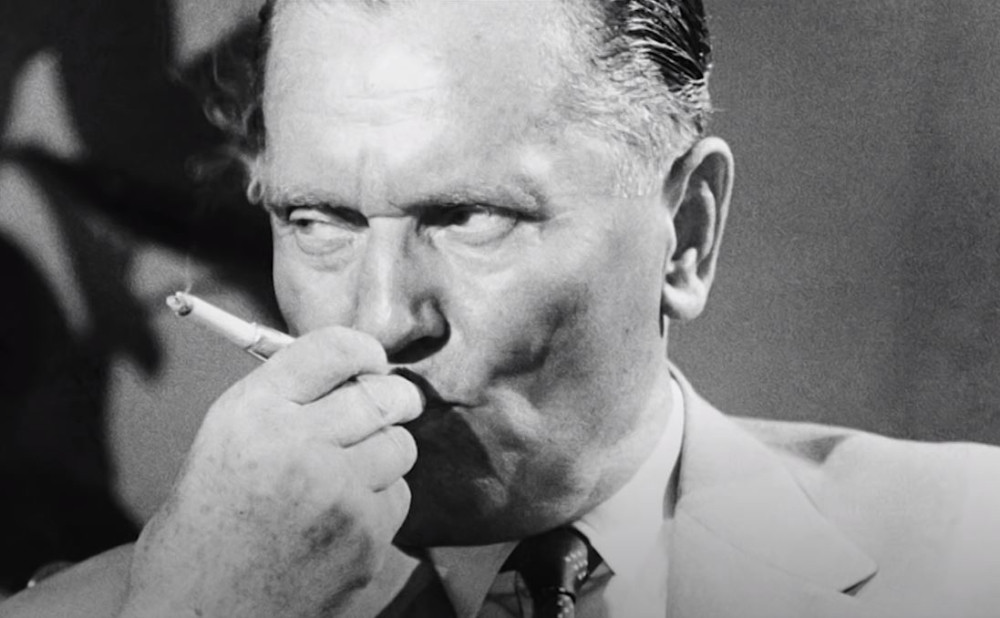 Voze se Tito, Krcun, Ranković i još neki kolima po Kosovu, kad odjednom ispred automobila stalo magare pa neće da mrdne...