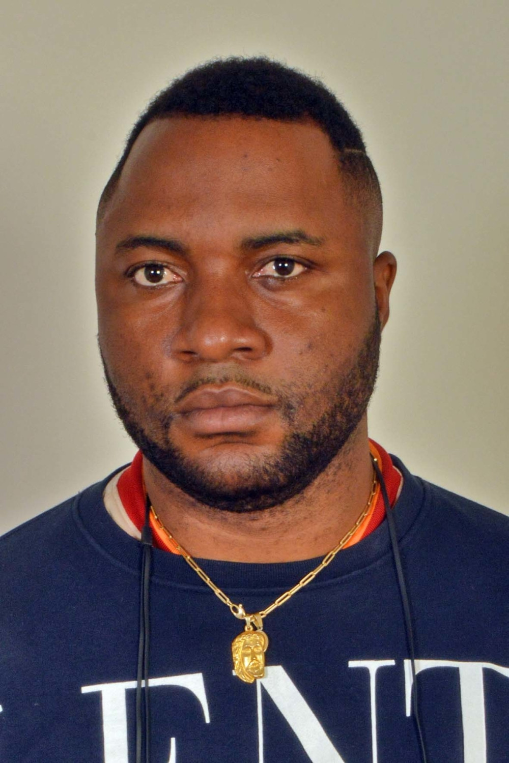 Dobio 100.000 evra na foru! Prevarant ubedio Srbina da mu da pare i on mu ih je doneo