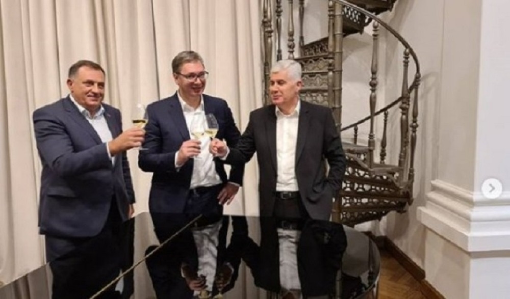 Predsednik Vučić se sastao sa Dodikom i Čovićem! (FOTO)