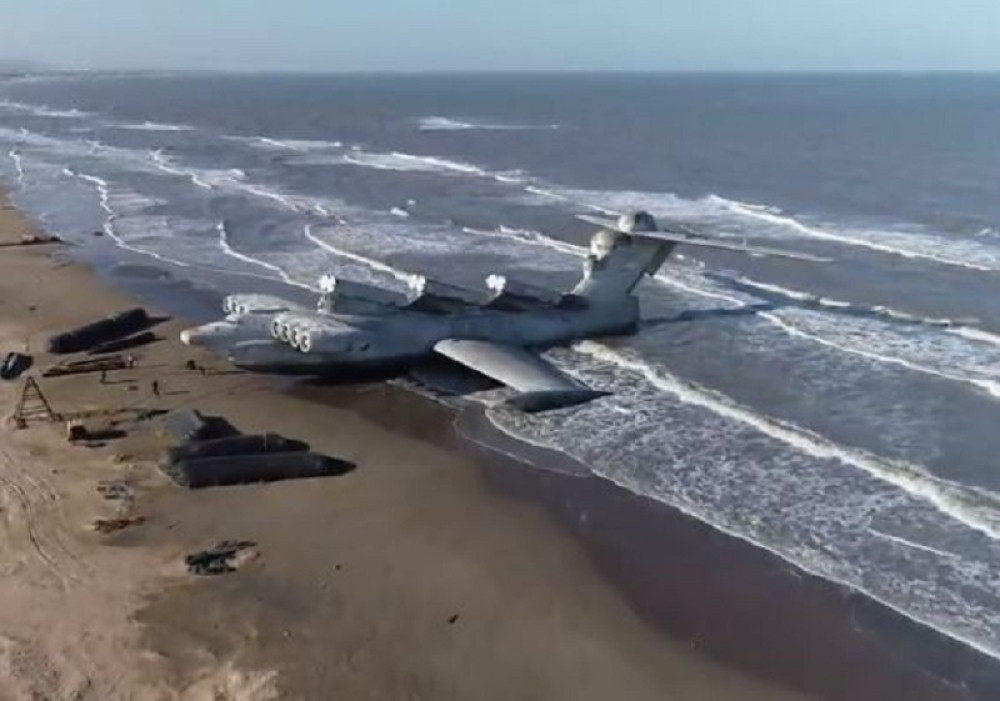 Jedinstveni, gigantski ekranoplan težak 400 tona, naoružan supersoničnim projektilima, primećen na obalama Rusije! (VIDEO)