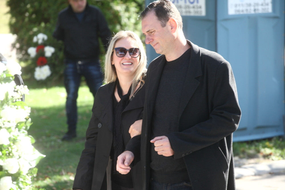 Sin pokojnog Bore Drljače skrhan bolom kroz suze priznao: "Od oca sam nasledio lik, ali pamtiću ga po..." (VIDEO)