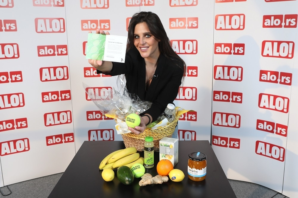 NOLE: Srećno, dragi prijatelji!