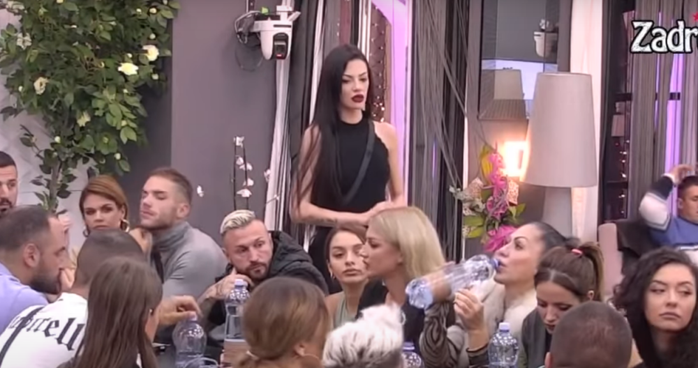 Opšti haos u Zadruzi, Tara krvnički pretukla cimera, Veliki šef odmah odreagovao, loše joj se piše! (FOTO/VIDEO)