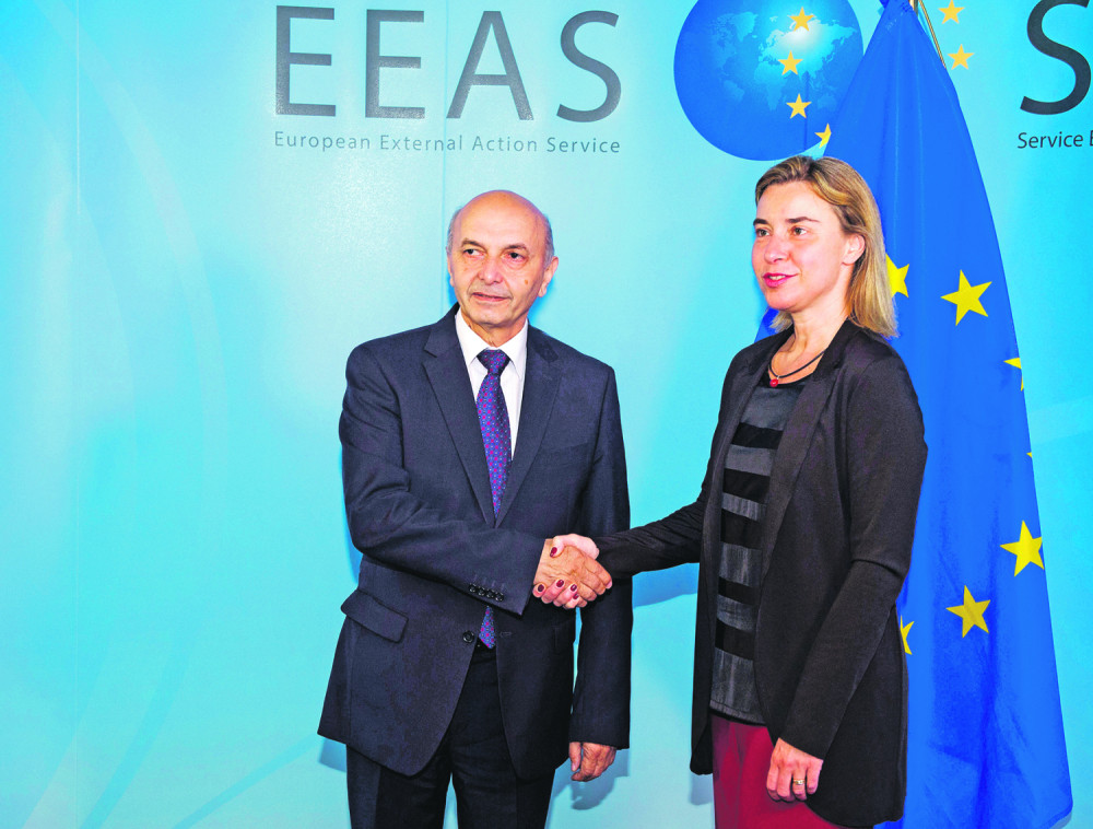 Sa Prištinom tajno dogovorao da se Srbija prevari i natera da prizna lažnu državu!