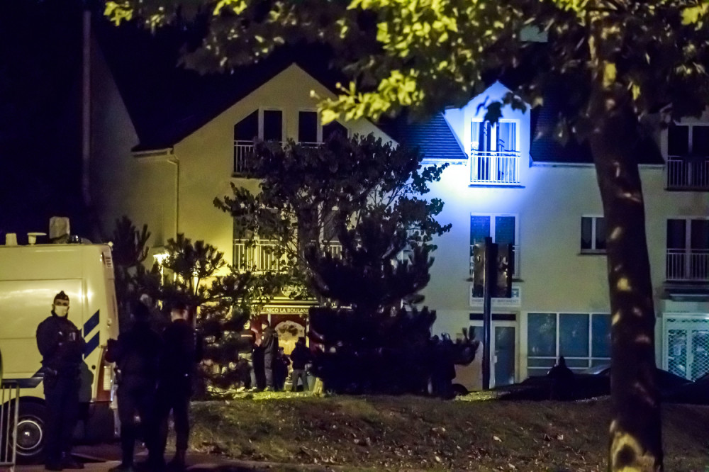 Prvi snimak sa mesta jezivog zločina u Parizu (UZNEMIRUJUĆI VIDEO)