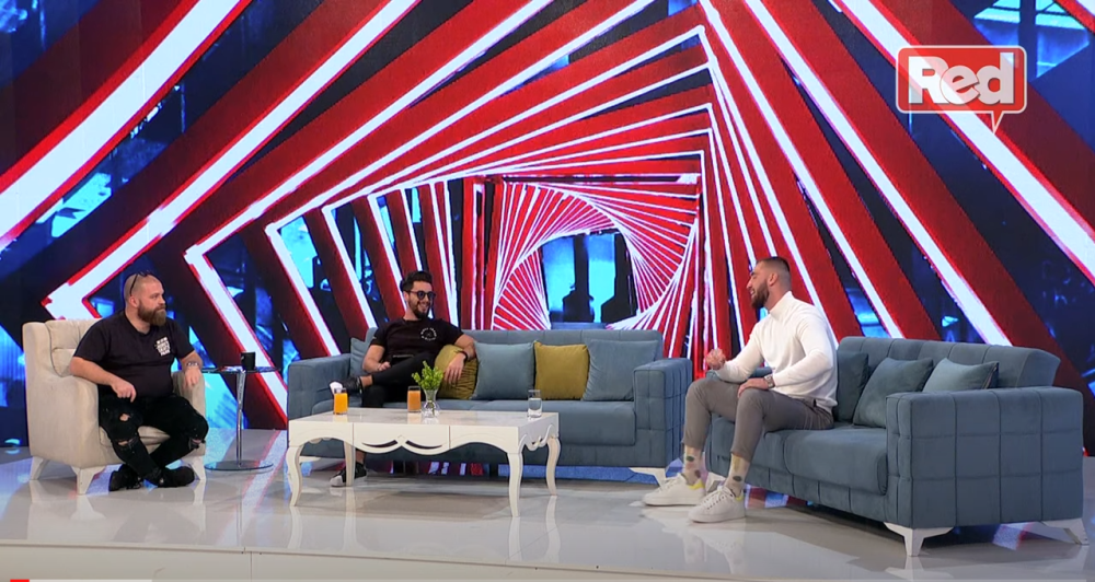 Mina Vrbaški nikako nije smela da uđe u "Zadrugu": Mensur osuo paljbu po bivšoj devojci, evo sa kojom zadrugarkom kuje planove! (VIDEO)