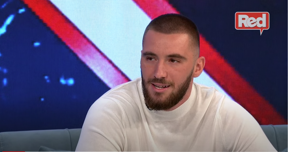 Mensur se neprepoznatljiv uključio u emisiju i otkrio da li je tukao Minu (FOTO/VIDEO)