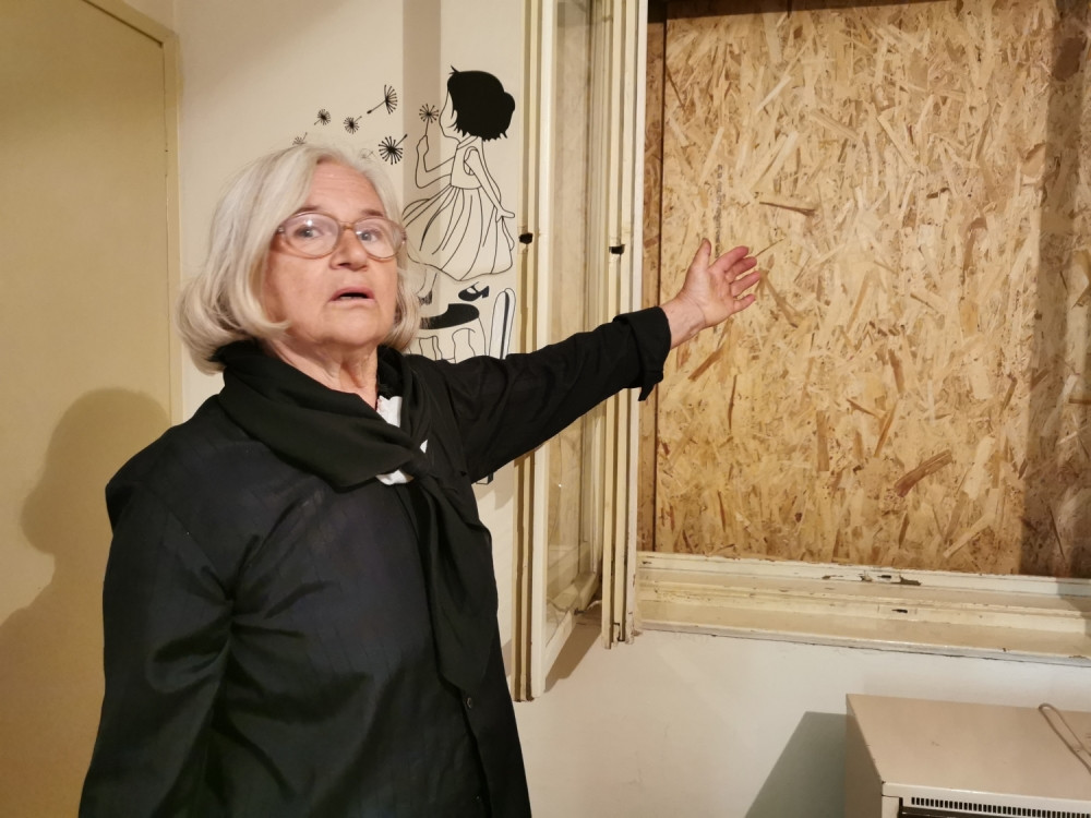 Radojka gledala u dnevnu sobu komšinici, pa su je zazidali