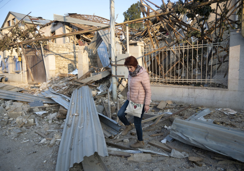 Najpre se oglasila sirena za opasnost, a onda su bombe počele da razaraju grad!