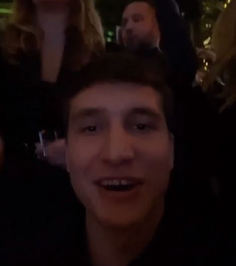 NBA košarkaš opušta se od naporne sezone, a društvo mu je pravio i jedan teniser! (VDEO)