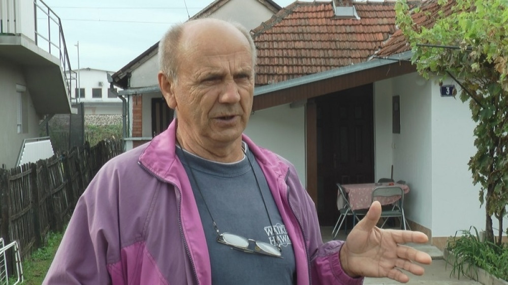 Oni su dočekali penziju, ali i dalje rade. Gojko iz Čačka u fabrici proveo 43 godine, ali zarađuje dnevnice pomažući komšijama