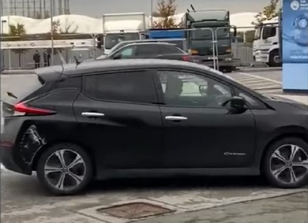 Nedeljno zarađuje 400.000 evra, a na utakmicu stiže polupanim automobilom (VIDEO)