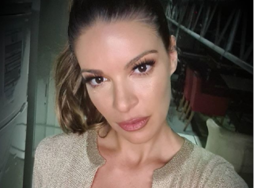 Voditeljka Sanja Kužet očarala pojavom u zanosnoj haljini, njene duge noge ukrale šou (VIDEO)