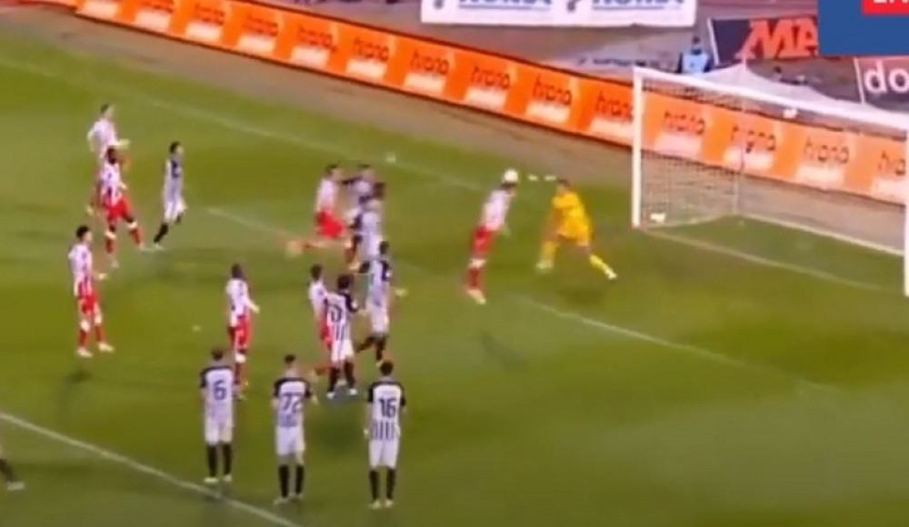 Falćineli nije hteo da pokvari frizuru i zato nije postigao gol? (VIDEO)