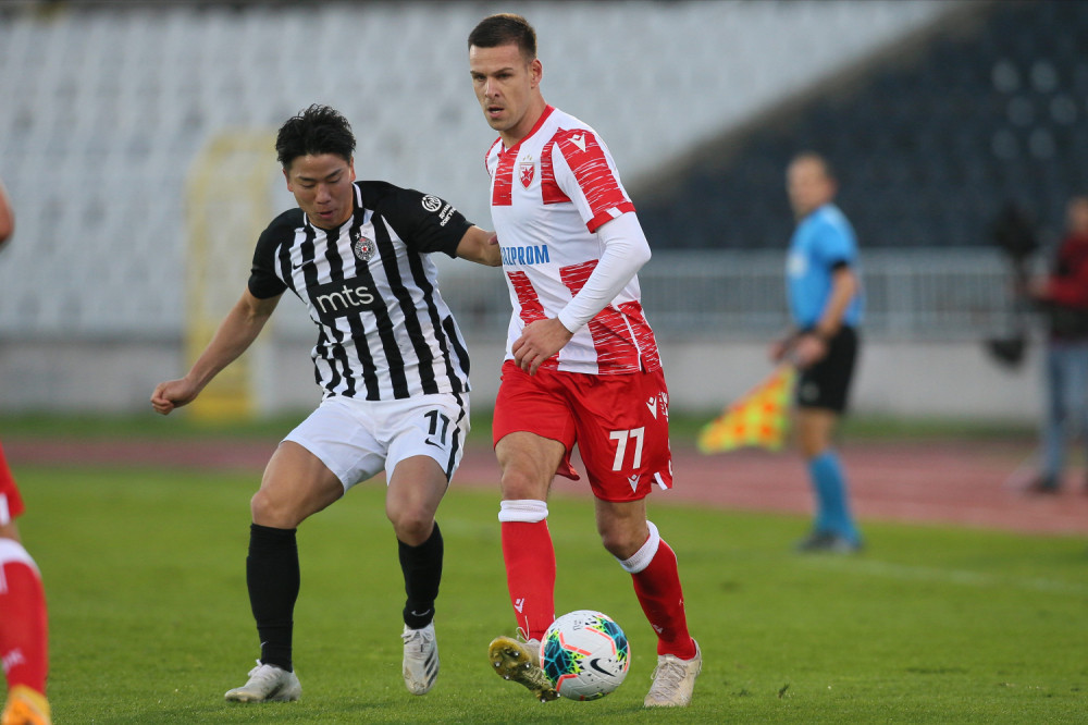 Stativa ga je zaustavila na derbiju, ali je ona bila tu da ga uteši! (FOTO)