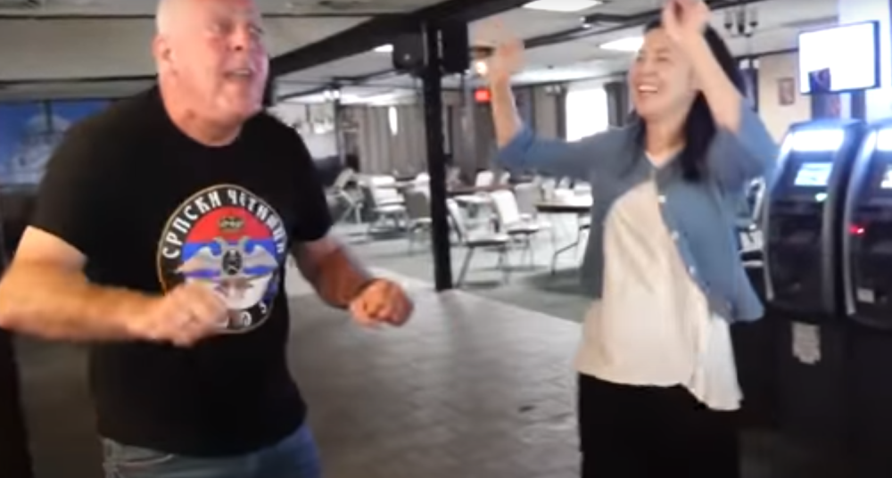 Zagrmeli sprski narodnjaci, Japanci skočili na noge i nisu znali šta ih je snašlo! (VIDEO)