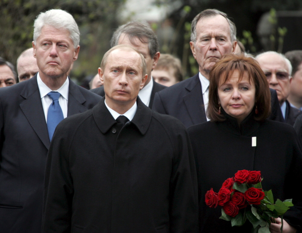 Objavljeni transkripti razgovora Putina i Klintona!