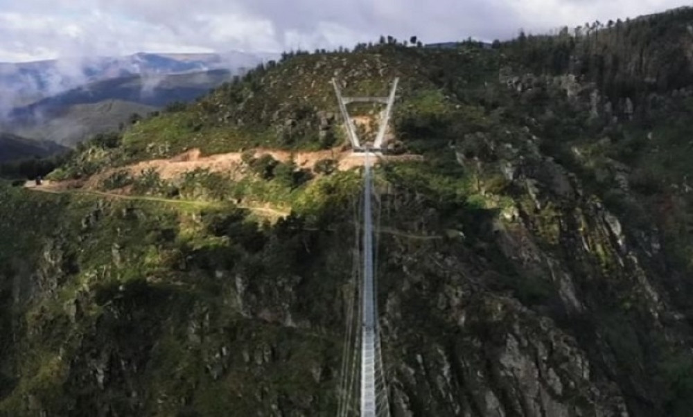 Zbog visine mnogi neće smeti da pogledaju u ambis (VIDEO)