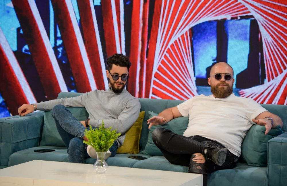 Panda i Kendi vode gledaoce kroz najsmešnije momente u “Zadruzi” u emisiji “Pitam za druga” !