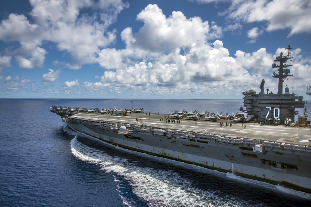 Teški brodovi zatvorili izlaze na okean, vojske se gledaju preko nišana!