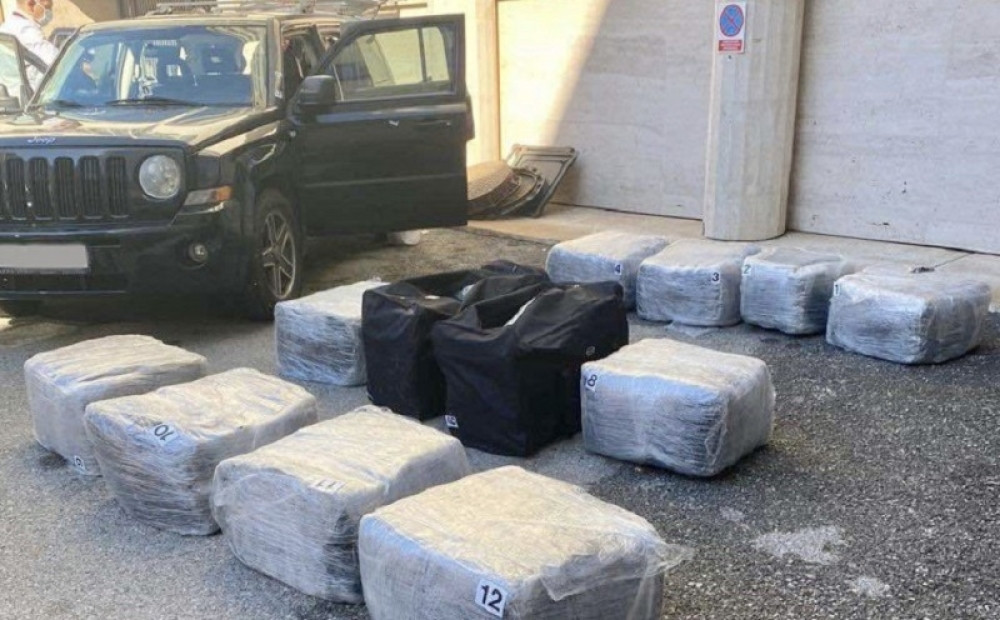 Podgoričanin u vozilu prevozio 200 KG marihuane