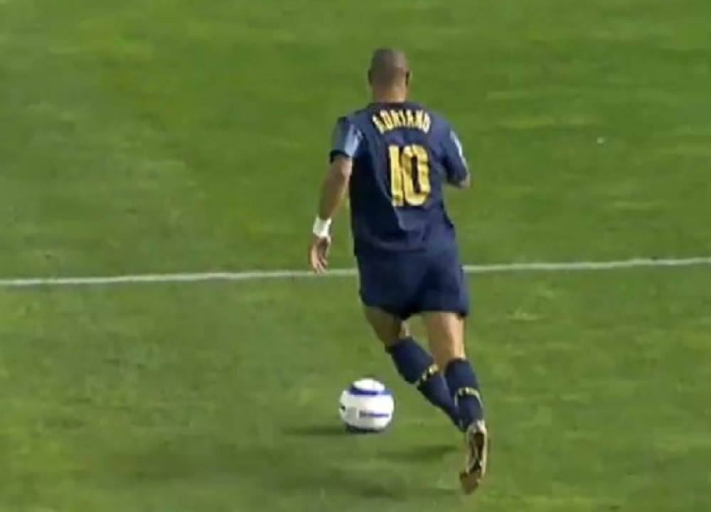 Adriano je izveo jedan od najboljih driblinga u istoriji fudbala (VIDEO)