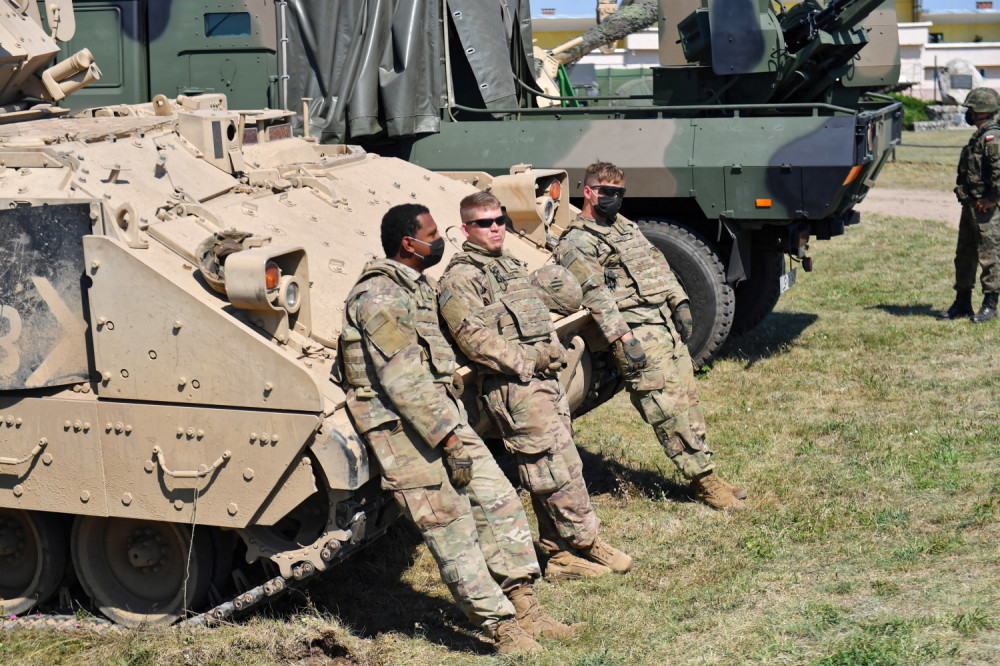 Amerika prebacuje tenkovske pukove na Balkan, sile se opet biju preko nas!