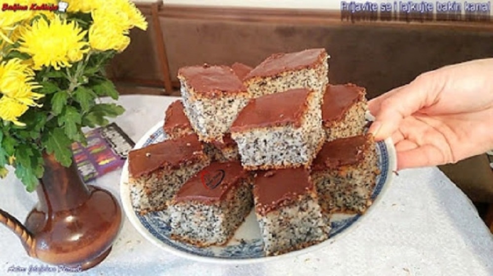 Preliven kolač sa makom i džemom, prefinjen desert