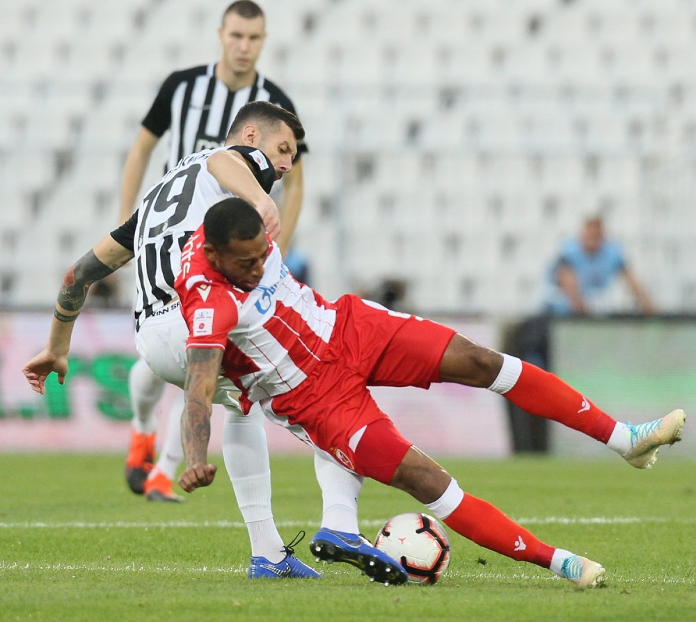 Zvezdinu najskuplju grešku niko neće, menadžeri ga nude, još se niko nije upecao