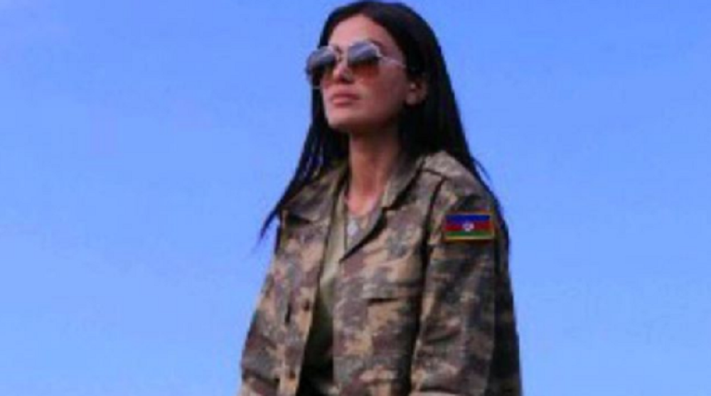 Azeri doveli u vojsku najlepše žene u državi! Glumice, misice i pevačice obukle unifome, pa podigle tenzije na Kavkazu! (FOTO)