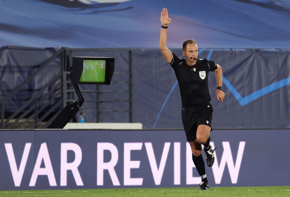 Holanđani besni na srpskog sudiju! Kažu da je pogrešio kod dva penala!