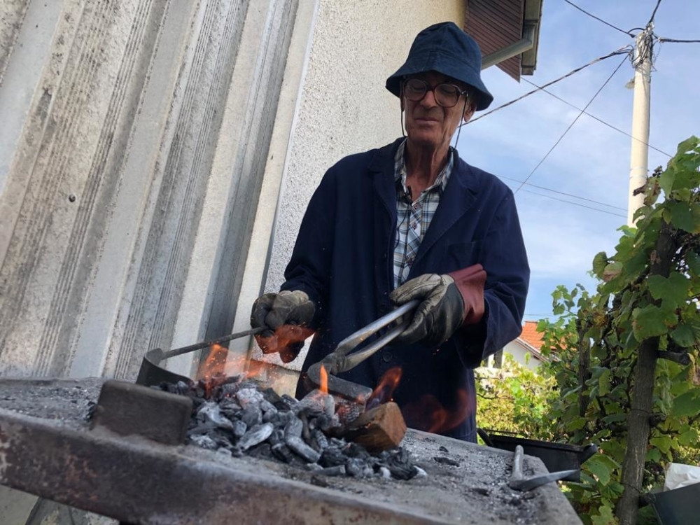 Majstor Đole očajan, traži naslednika da mu oda tajnu ZLATNOG zanata koji uvek donosi pare