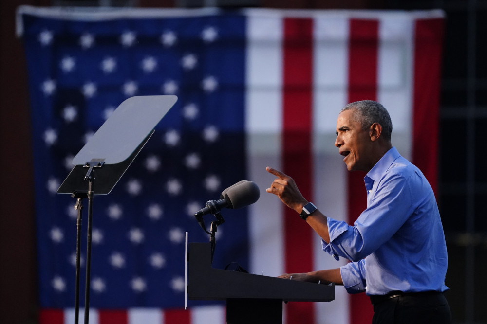 Prvog dana prodato skoro 900.000 primeraka memoara Baraka Obame