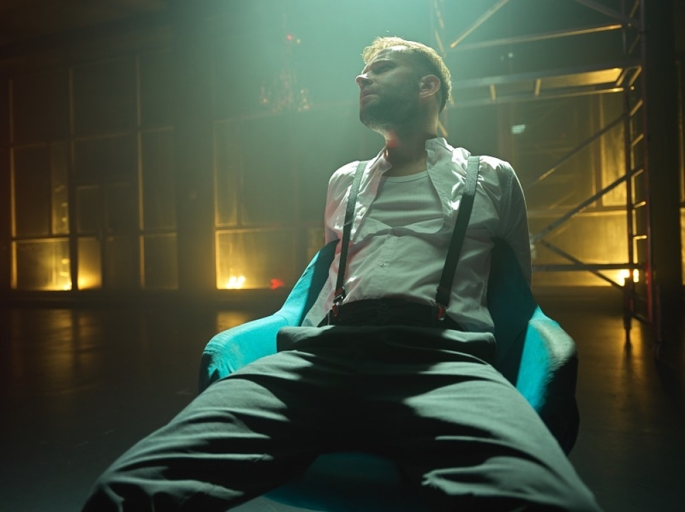 Pevač priznao: Dobio sam batine i bejzbol palicu u glavu!