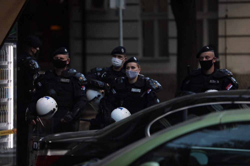 Srđan je bio kod majke i sestre na slavi, kada se vratio kući zatekao je potpuni haos, a od 100.000 evra ni traga