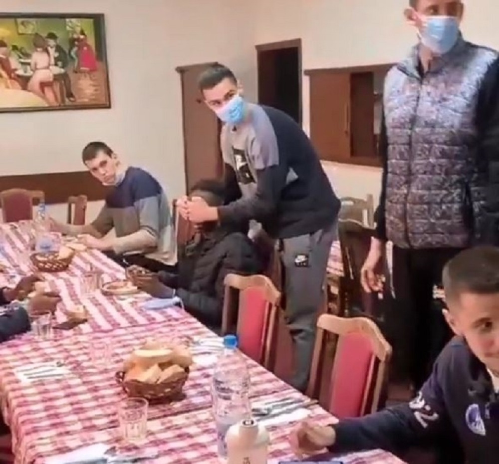 Košarkaši iz Zemuna, svom saigraču iz dalekog Malija darivali nešto o čemu je ceo život sanjao! (VIDEO)