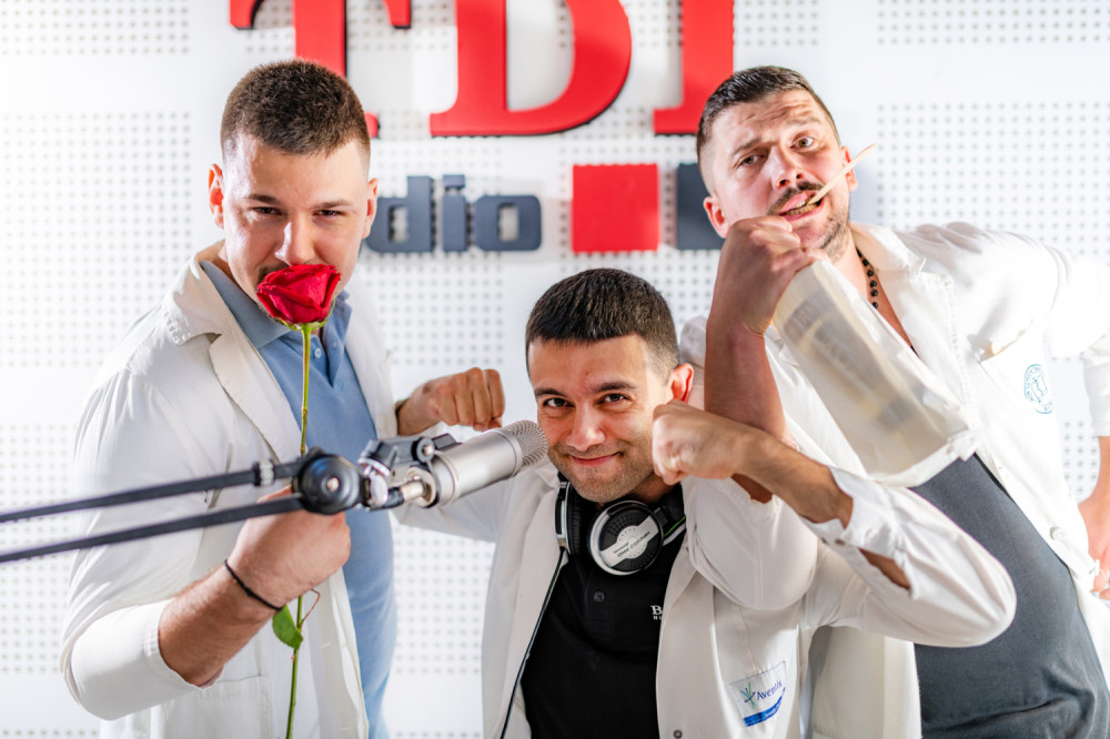 Enes, Pap i Mare su momci iz Antidepresiva sa kojima je svaka gužva u gradu lakša, a zasigurno otklanjanju stres posebnom terapijom smeha!