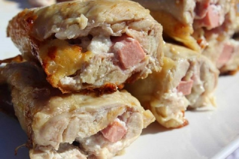 Pileći bataci punjeni kačkavaljom i šunkom, jelo koje priča sto jezika!