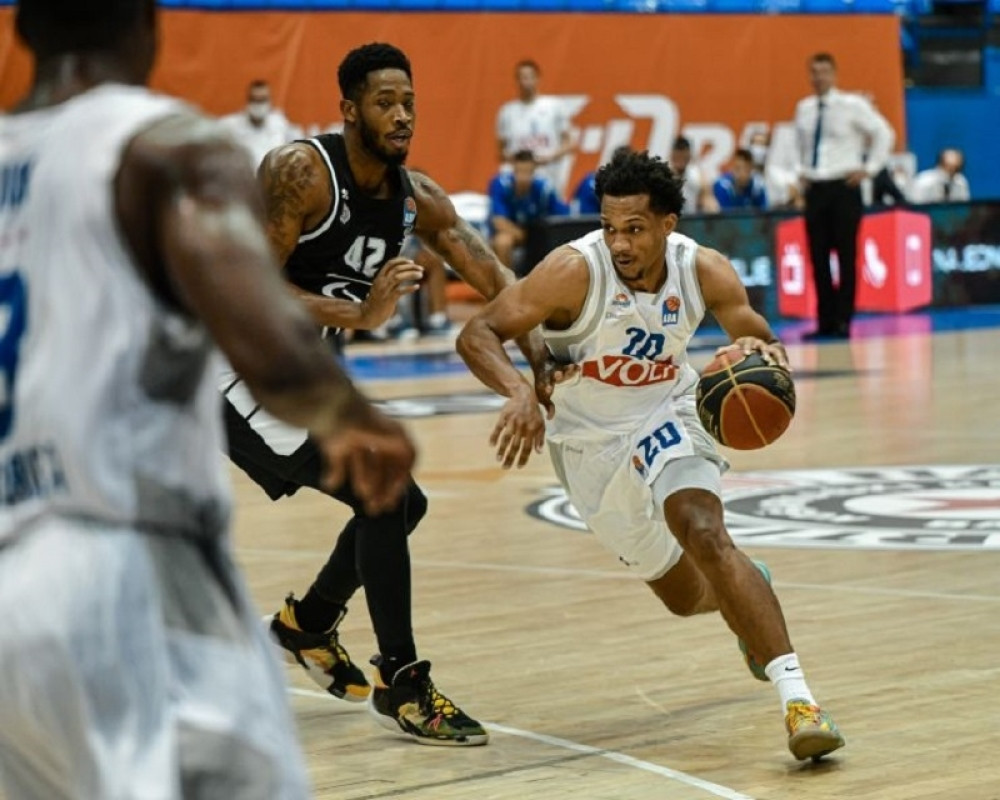 Zvezdin i Partizanov ljuti rival otpustio Amerikanca, dovodio ih je do očaja lošim igrama