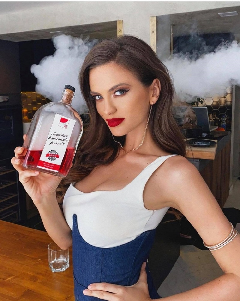 Deda dahće i uzdiše uz Milicu Pavlović! Pevačica odmah reagovala (VIDEO)