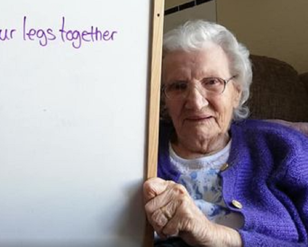 Penzioneri iz staračkog doma poslali urnebesne poruke mladima! (FOTO)