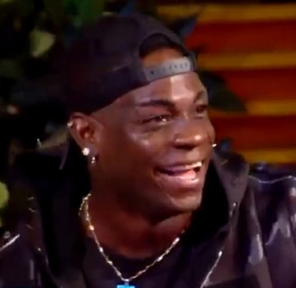 Skandalčina u emisiji uživo - Baloteli pred bivšom devojkom javno ispričao sočne se**ualne detalje iz njihovog kreveta (VIDEO)