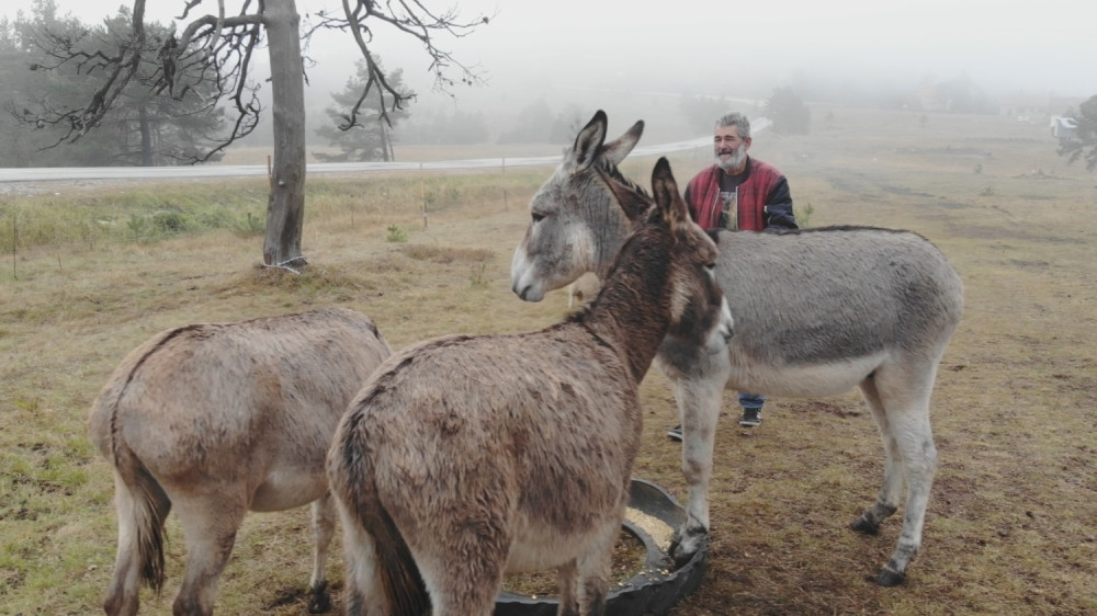 Milan je 26 puta gledao smrt direktno u oči: Snajper ga gađao u čelo, ali to nije jedina nedaća koju je preživeo! (FOTO)